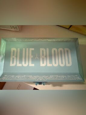 Jeffree Star Blue Blood Pallette